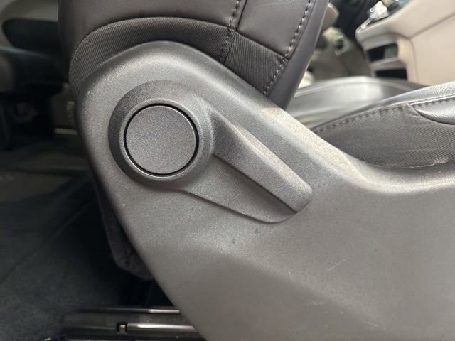 Used 2023 Chrysler Pacifica Touring-L FWD image 51