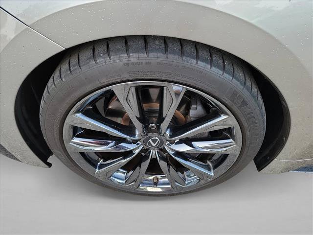 Used 2022 Lexus IS 350 F Sport RWD image 9