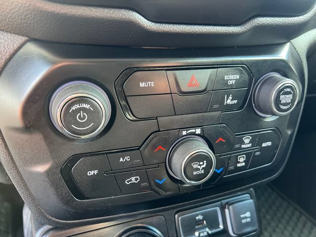 Used 2022 Jeep Renegade Latitude AWD/4WD image 20