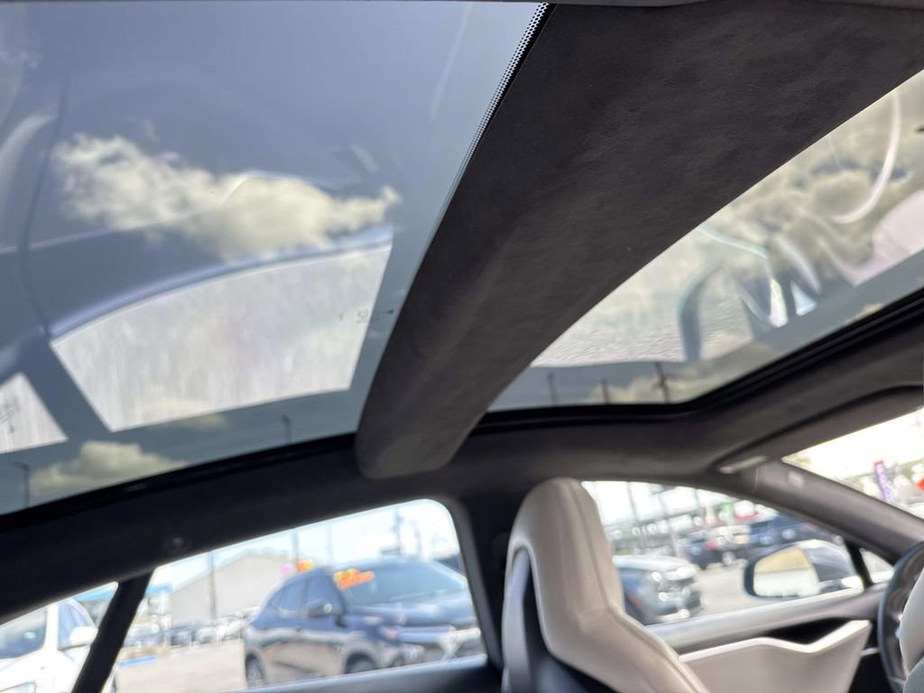 Used 2016 Tesla Model S 70D image 10
