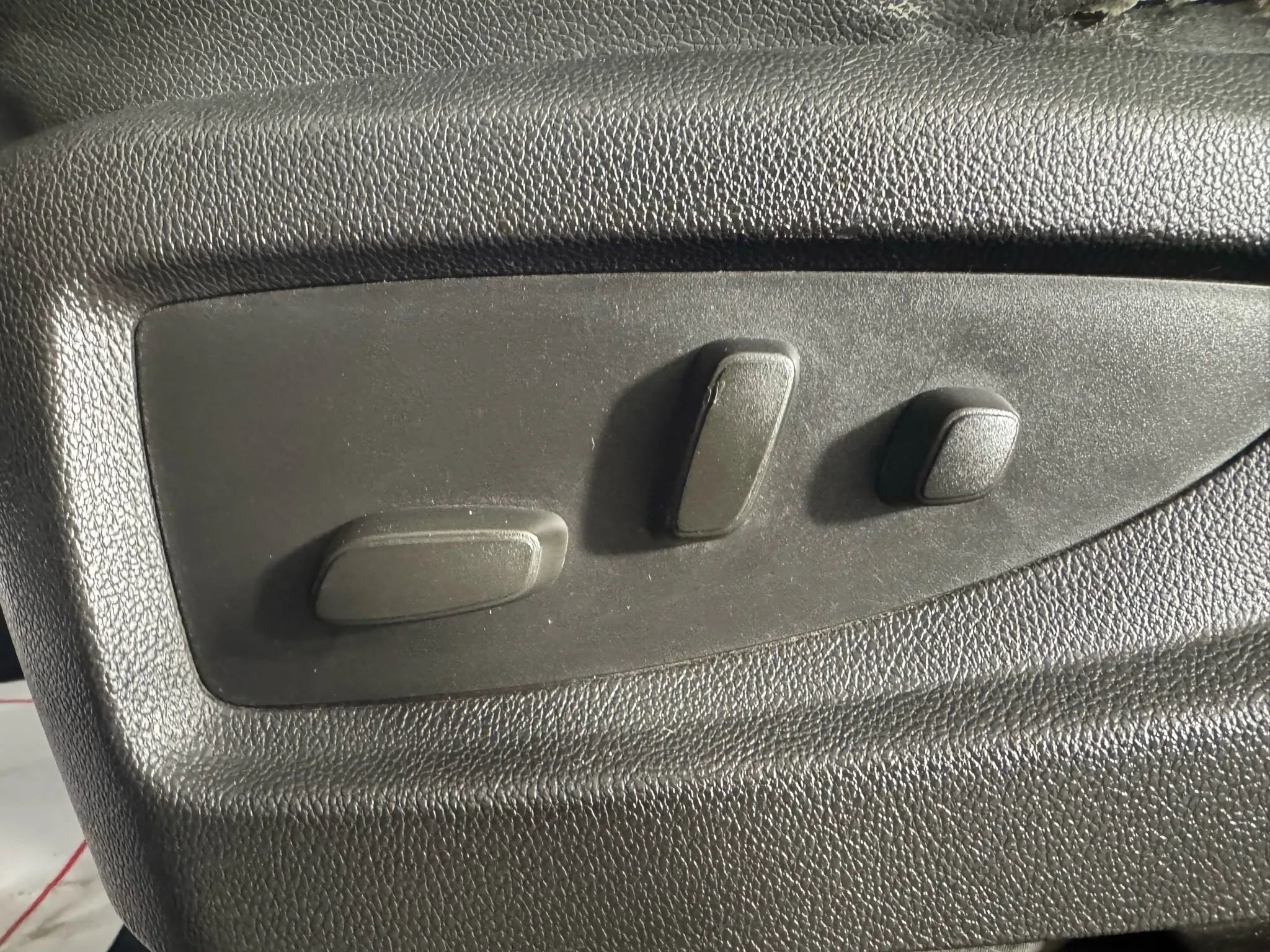 Used 2015 Chevrolet Suburban LT w/ Luxury Package image 35