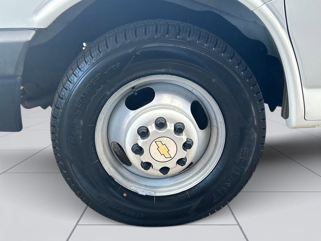 Used 2016 Chevrolet Express 3500 RWD image 10