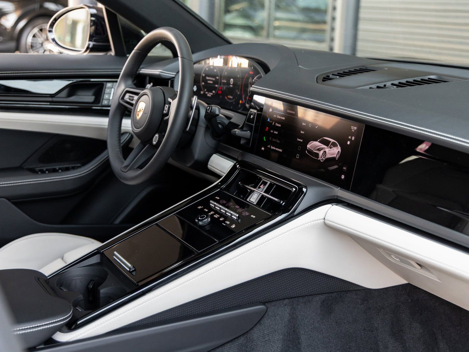 Certified 2025 Porsche Panamera image 47