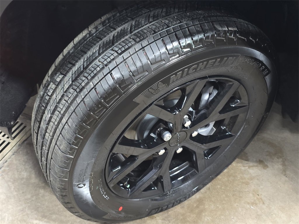 New 2026 Jeep Grand Cherokee Laredo image 32