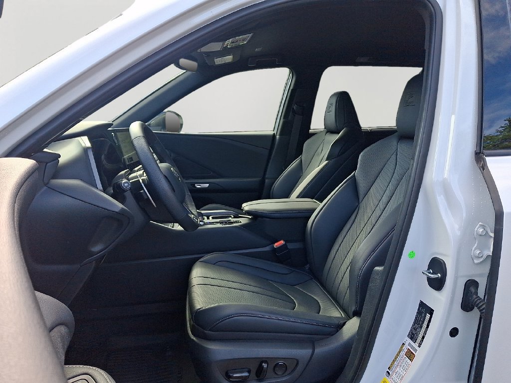 Certified 2026 Lexus TX 500h AWD w/ Technology Package image 15