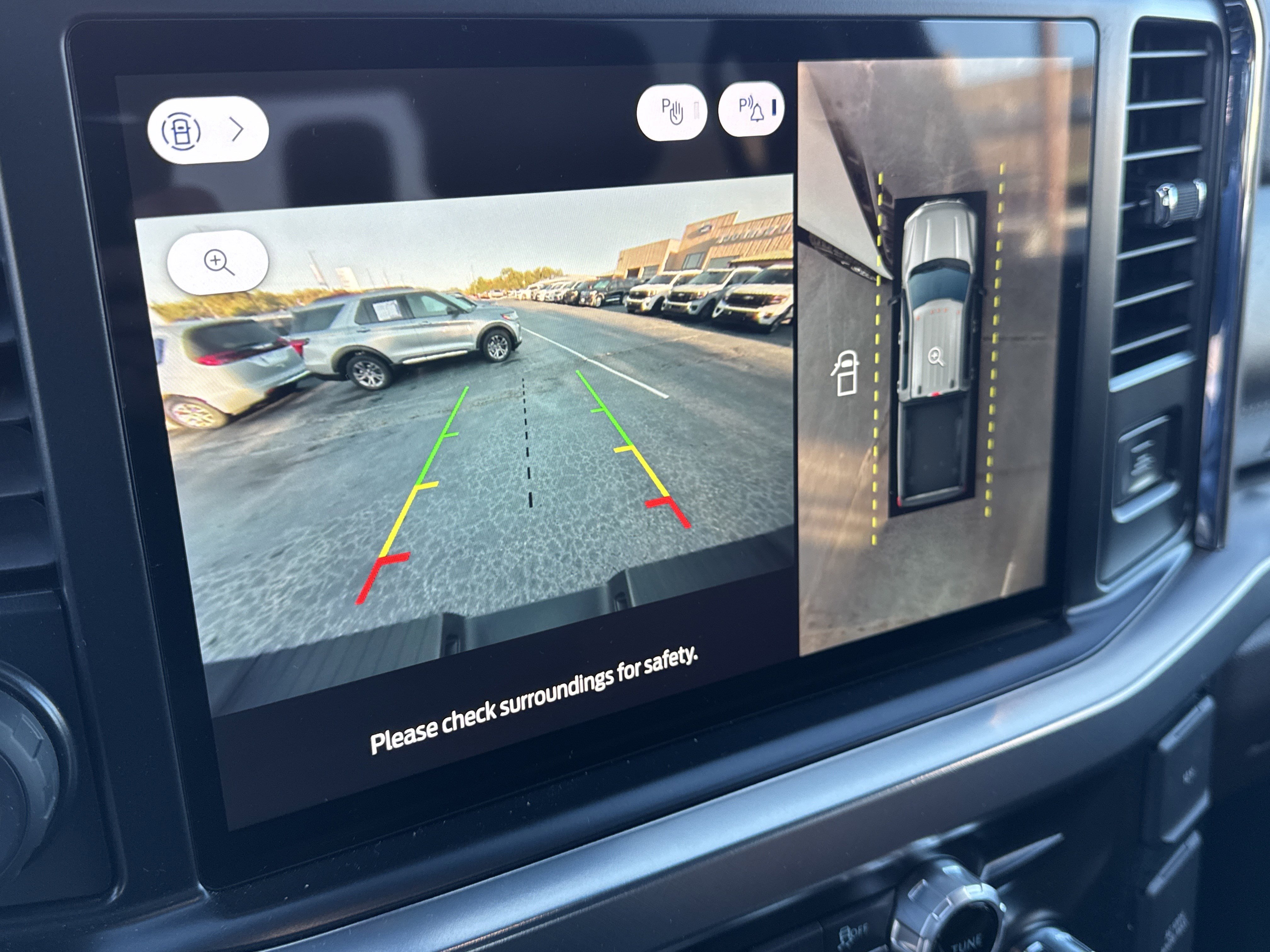 Used 2025 Ford F350 King Ranch w/ FX4 Off-Road Package image 27