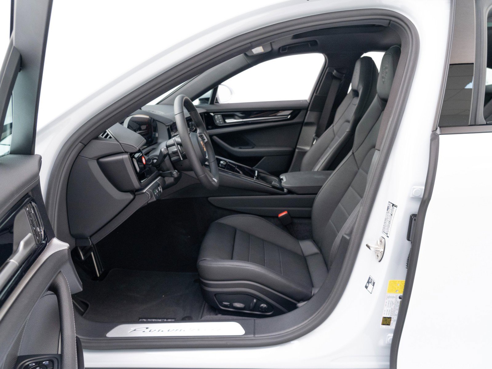 New 2026 Porsche Panamera 4 image 18