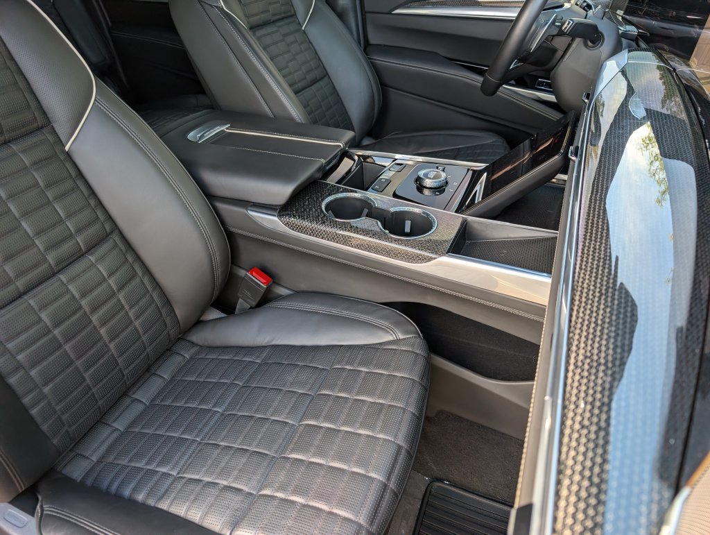 Certified 2025 Cadillac Escalade ESV V AWD/4WD image 22