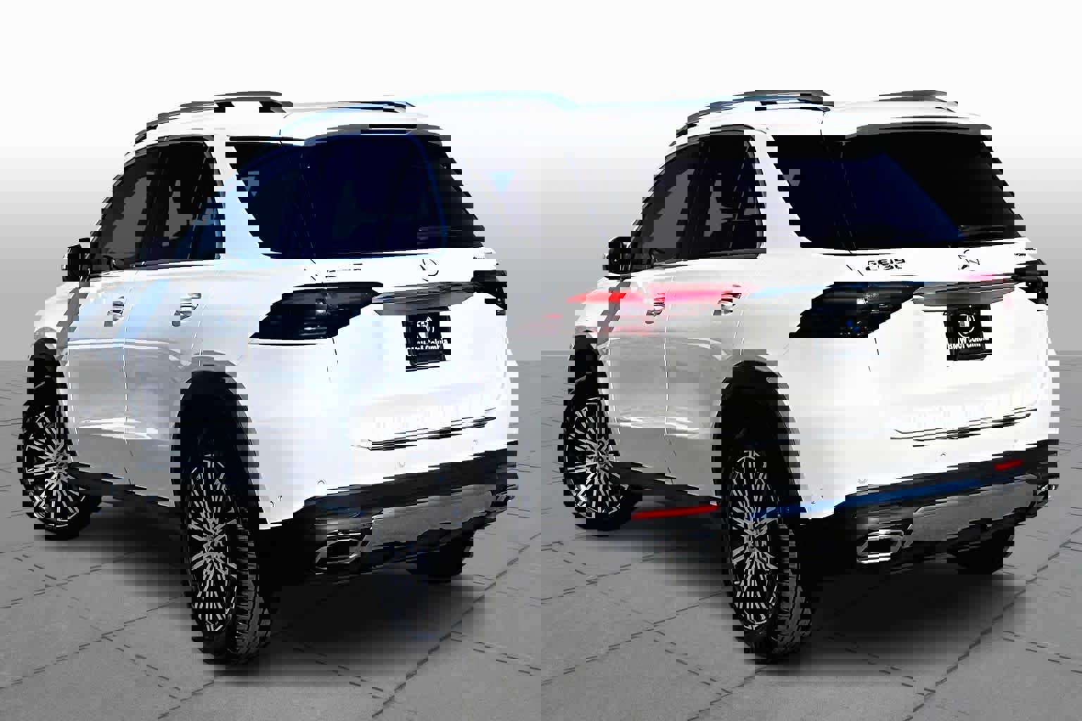 Used 2024 Mercedes-Benz GLE 350 4MATIC image 11