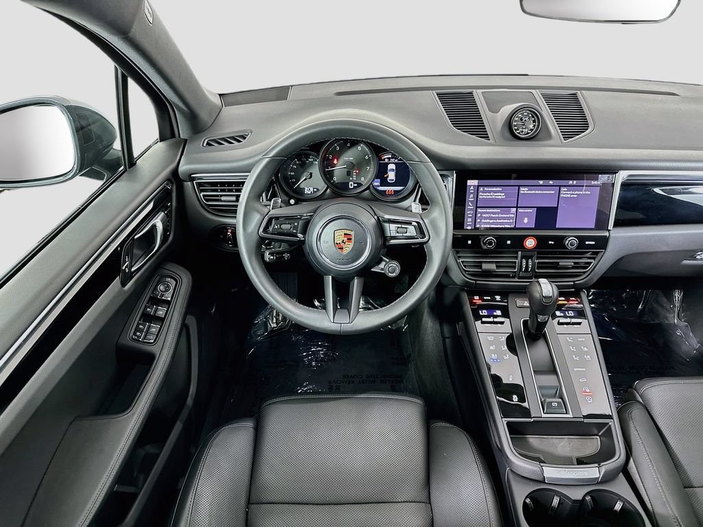 Certified 2026 Porsche Macan AWD/4WD image 25