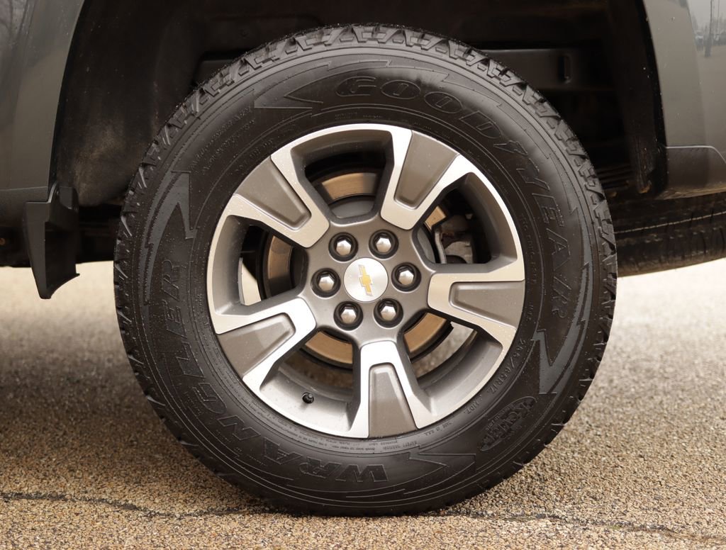 Used 2017 Chevrolet Colorado Z71 image 35