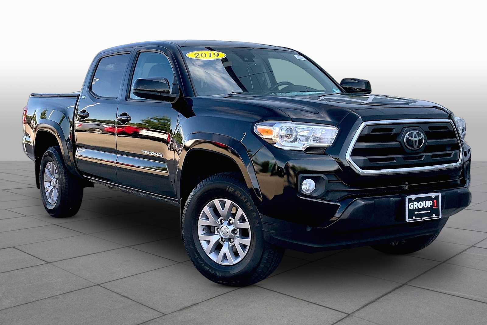 Used 2019 Toyota Tacoma SR5 AWD/4WD image 3