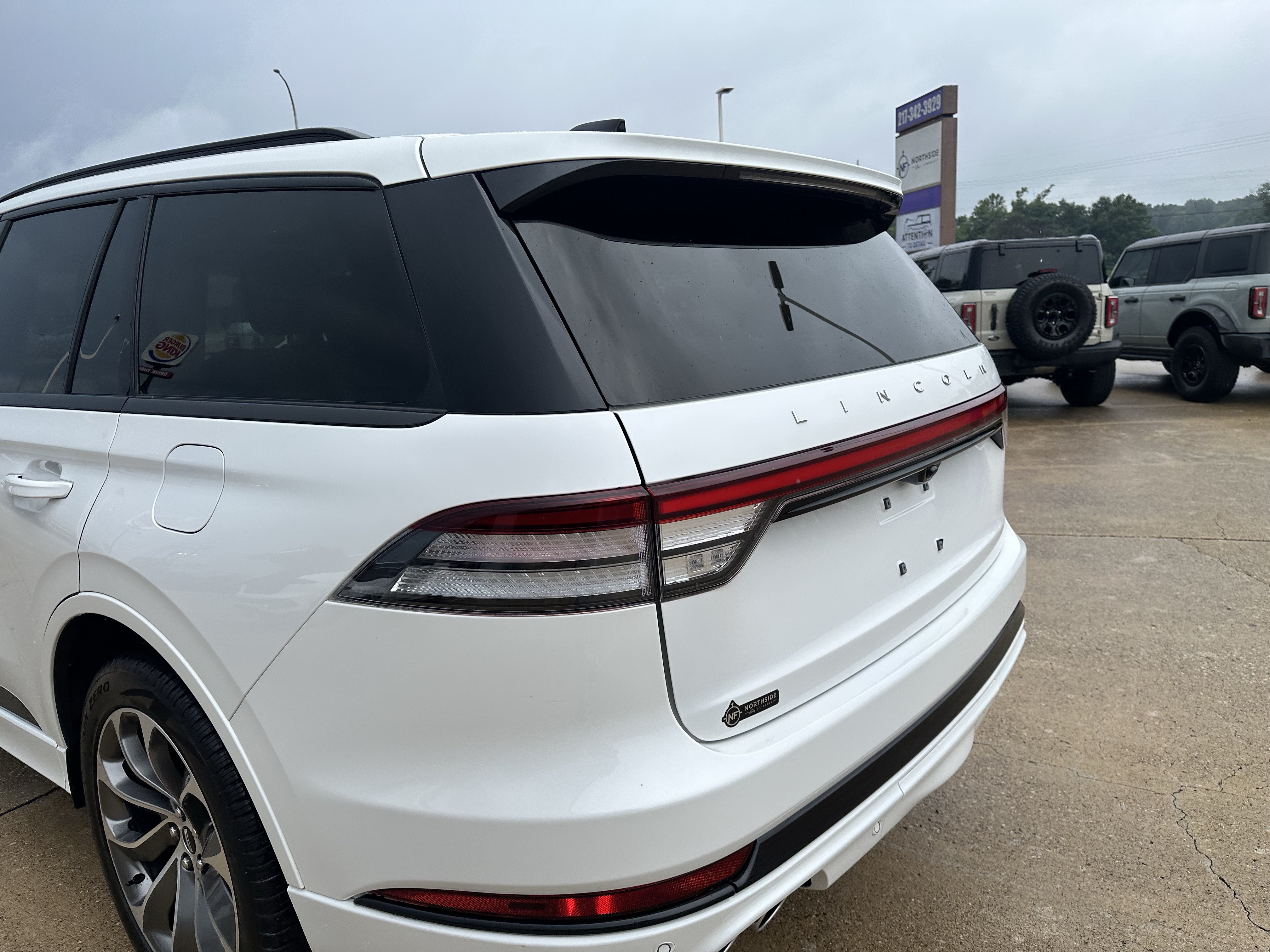 Used 2026 Lincoln Aviator AWD w/ Jet Appearance Package image 6