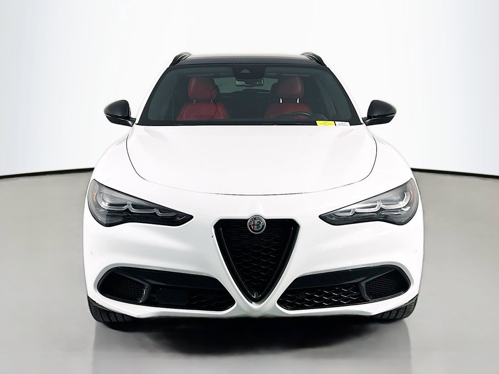 Used 2024 Alfa Romeo Stelvio Veloce AWD/4WD image 2