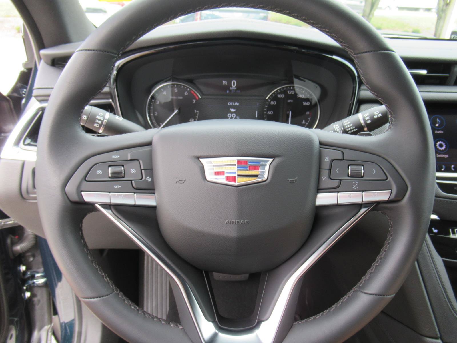Certified 2025 Cadillac XT6 Luxury FWD image 23