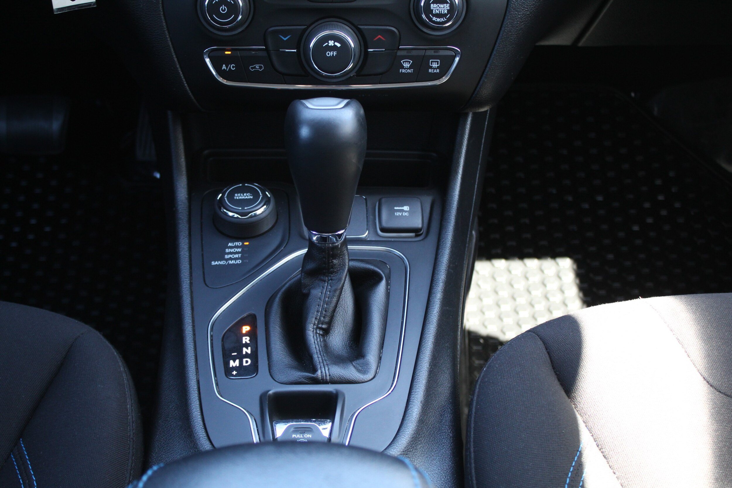 Used 2019 Jeep Cherokee Sport AWD/4WD image 28
