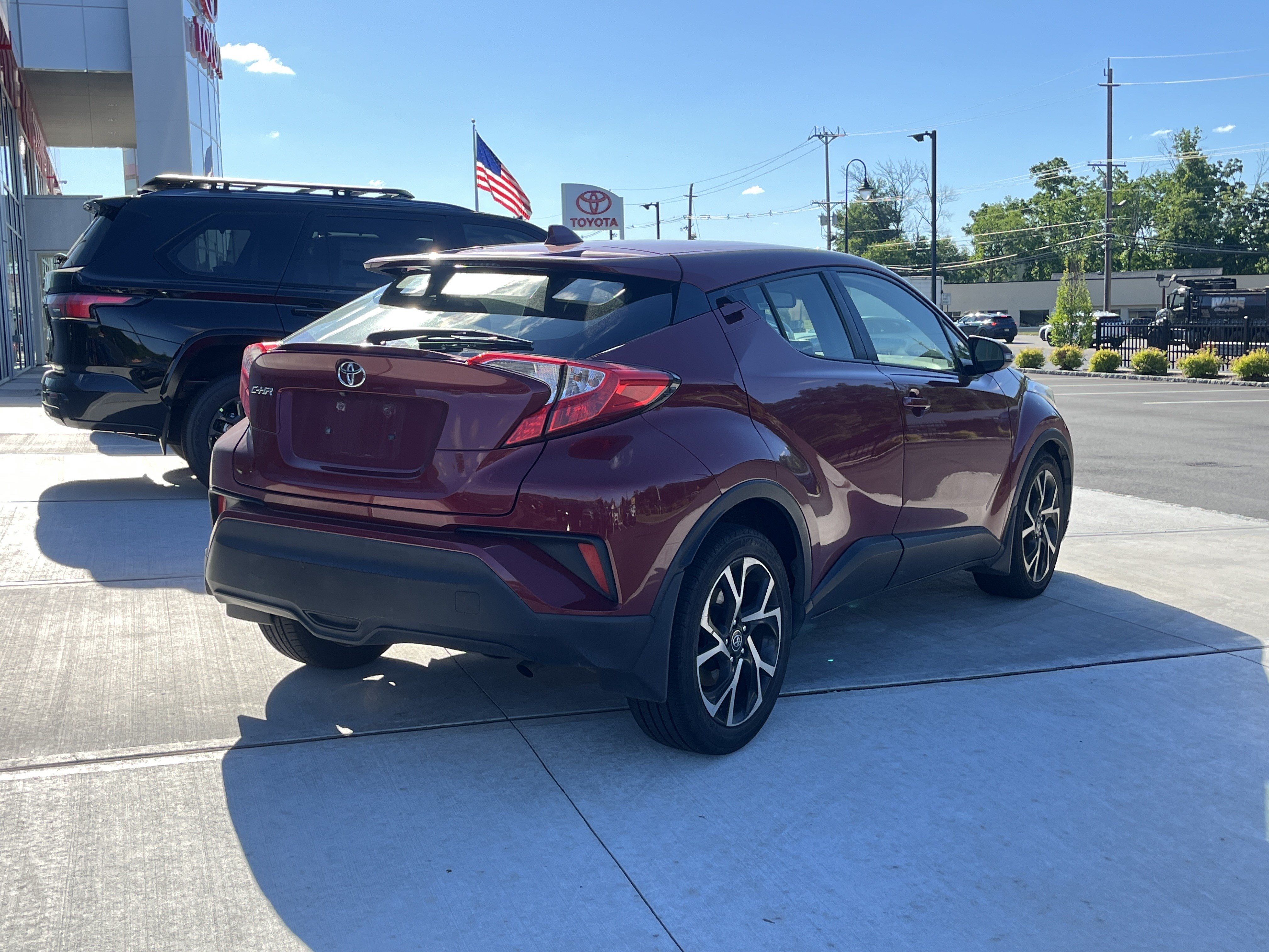 Certified 2019 Toyota C-HR XLE FWD image 3
