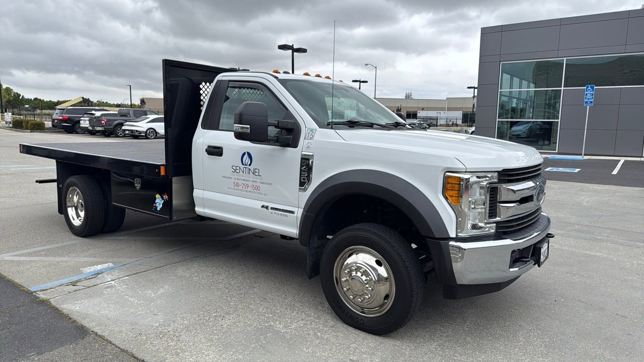 Used 2017 Ford F450 XLT RWD image 2