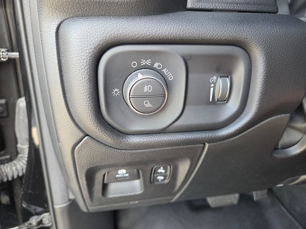 Used 2022 RAM 1500 Big Horn AWD/4WD image 25