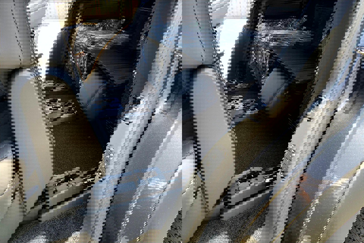 New 2025 Land Rover Range Rover Long Wheelbase SE image 21