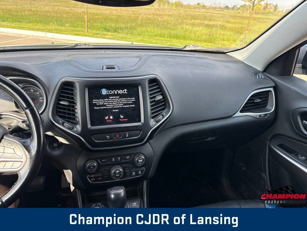 Used 2021 Jeep Cherokee Latitude Lux w/ Sun & Sound Group AWD/4WD image 31