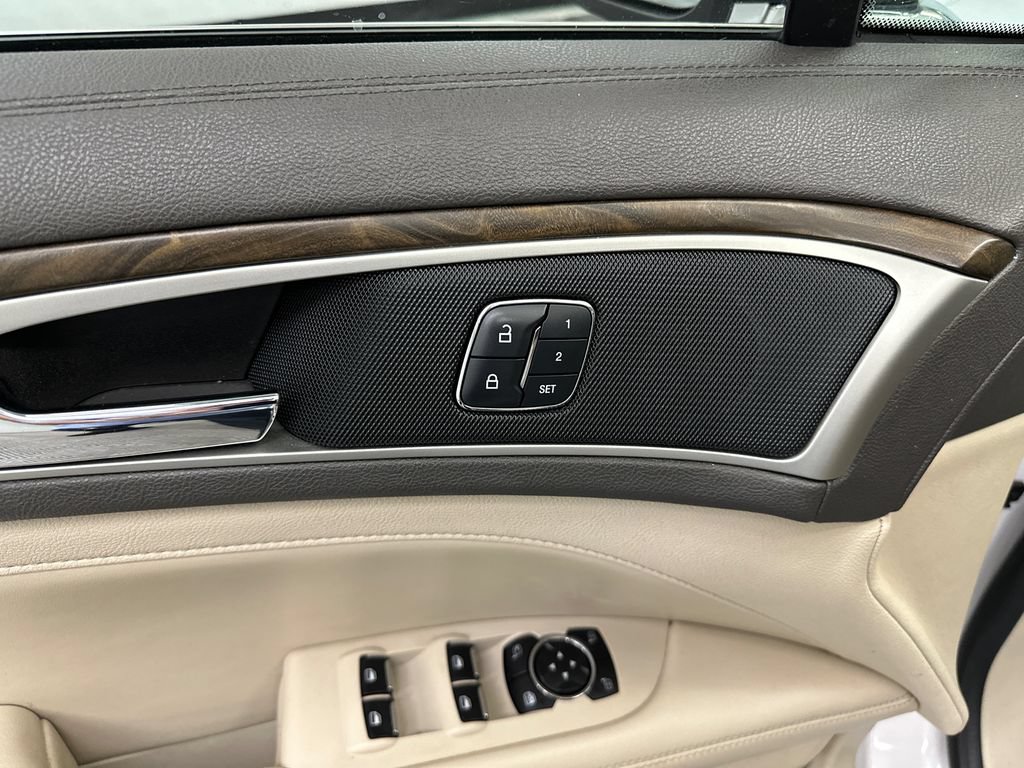 Used 2017 Lincoln MKZ Reserve FWD image 12