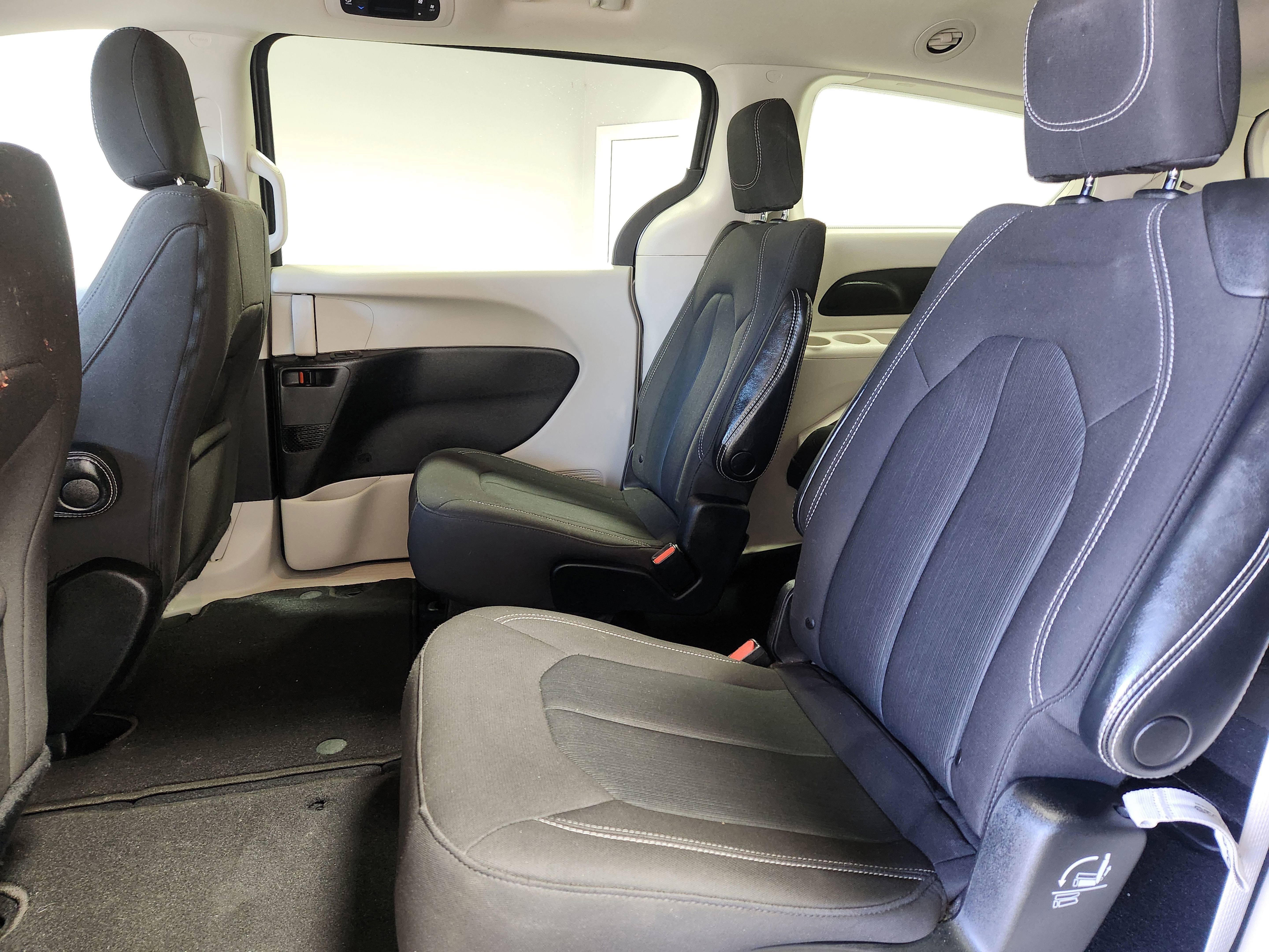Used 2023 Chrysler Voyager LX FWD image 12