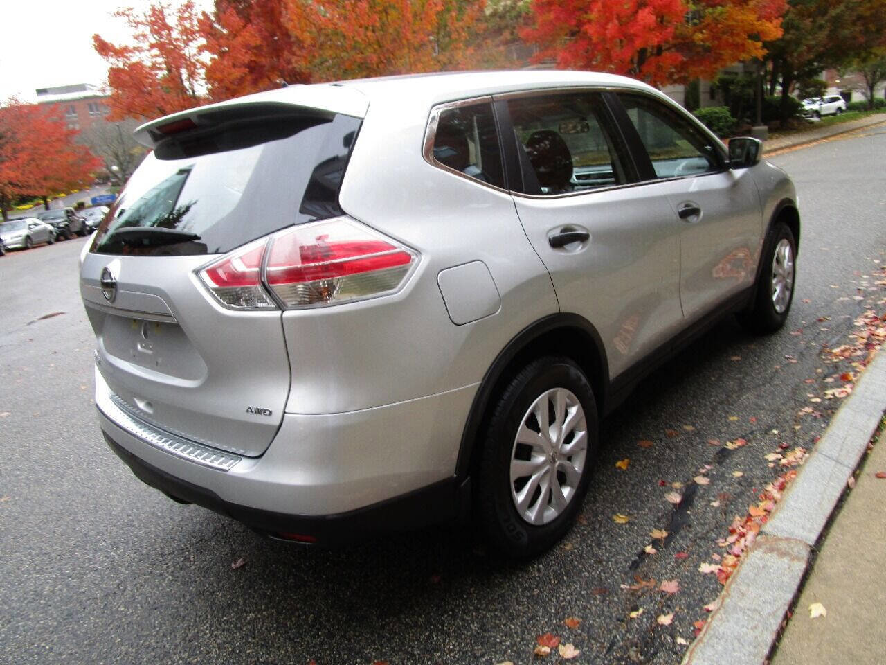 Used 2016 Nissan Rogue S image 8