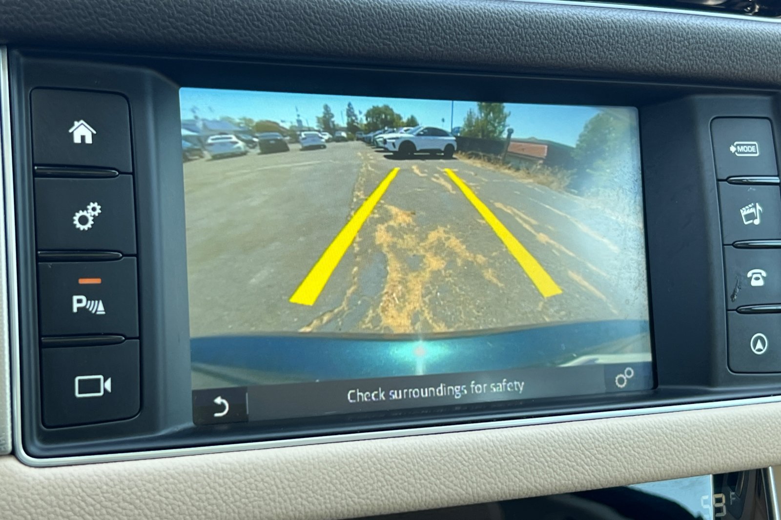 Used 2017 Jaguar XF Prestige RWD image 20