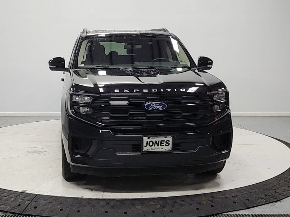 Used 2025 Ford Expedition Active AWD/4WD image 3