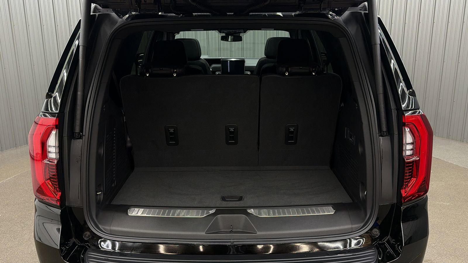 Used 2026 GMC Yukon Denali w/ Sun & Power Step Package AWD/4WD image 13