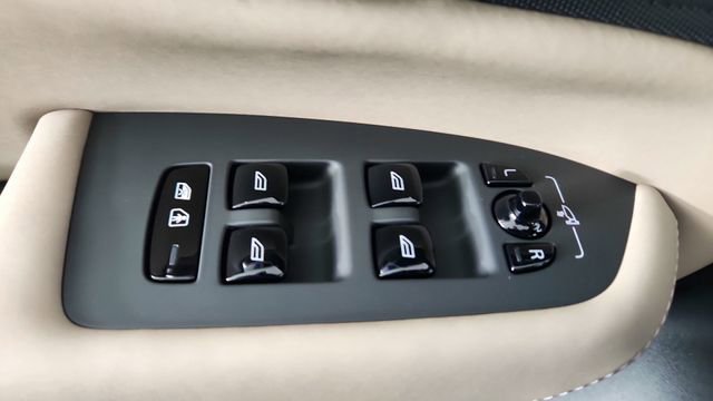 New 2026 Volvo XC90 B6 Plus w/ Protection Package Premier AWD/4WD image 10