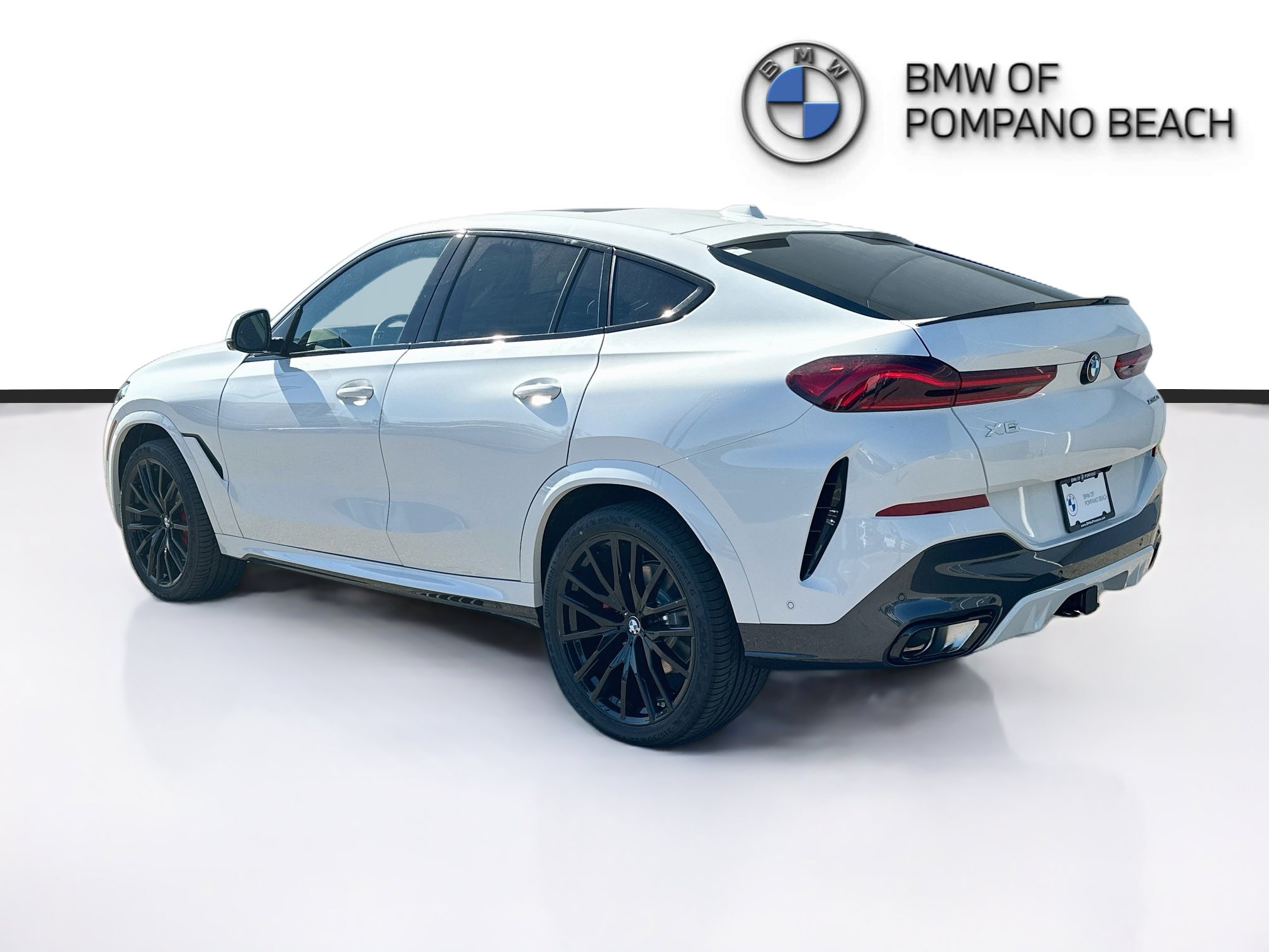 New 2027 BMW X6 xDrive40i w/ Premium Package AWD/4WD image 4