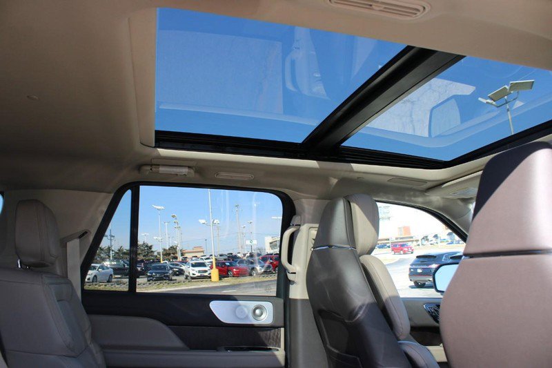 Certified 2023 Lincoln Navigator L Reserve image 13