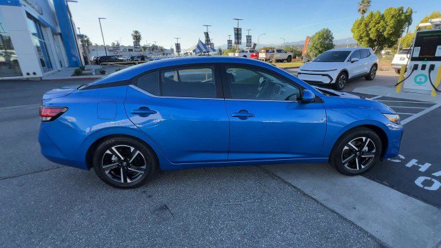Used 2025 Nissan Sentra SV image 9