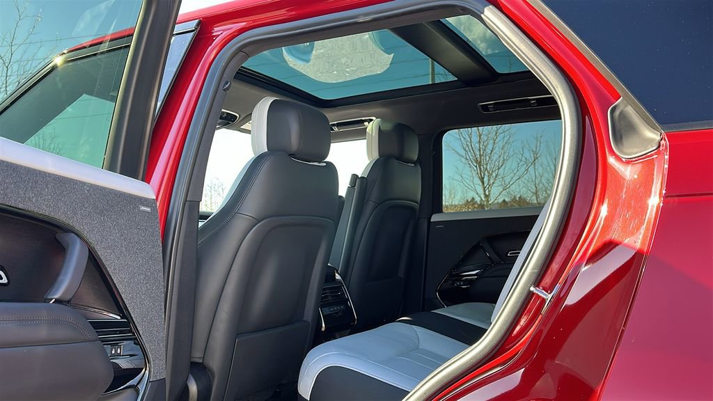 Certified 2023 Land Rover Range Rover Sport SE Dynamic image 21