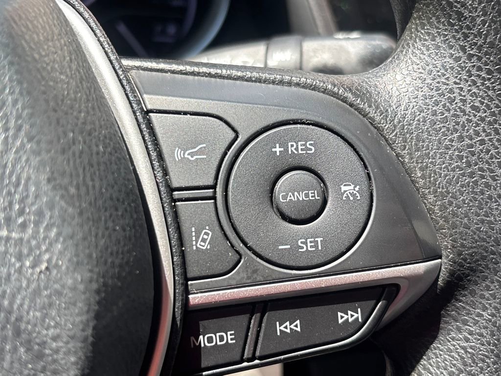 Used 2022 Toyota Camry LE image 25