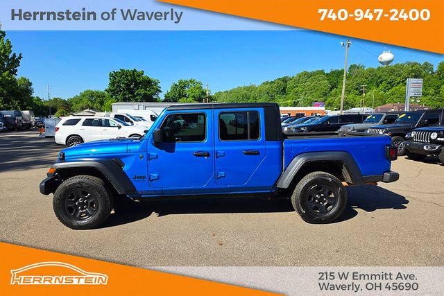 Used 2024 Jeep Gladiator Sport AWD/4WD image 3