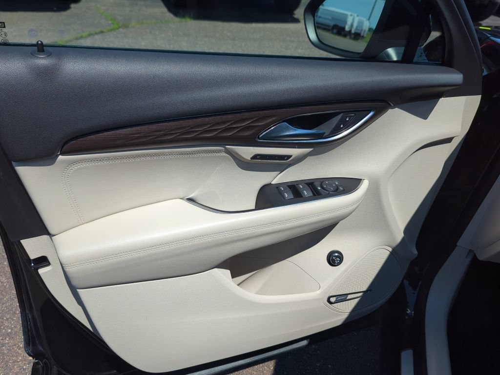 Used 2023 Buick Envision Avenir AWD/4WD image 34