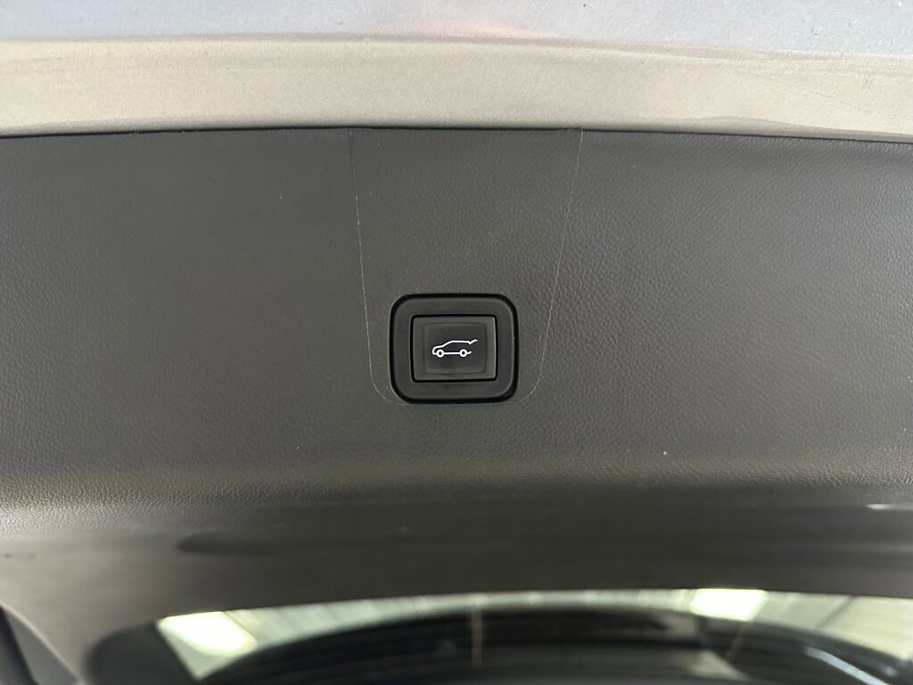 Certified 2023 Chevrolet Traverse LT image 25