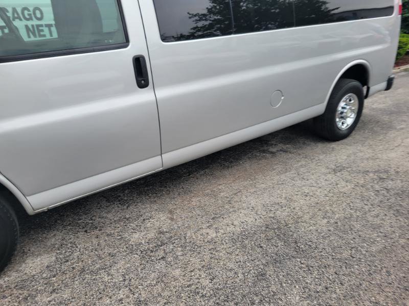 Used 2017 Chevrolet Express 3500 LT w/ LT Preferred Equipment Group RWD image 7