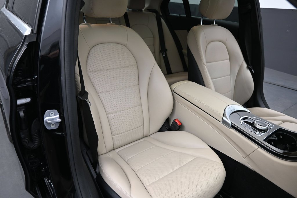 Used 2019 Mercedes-Benz C 300 Sedan image 18