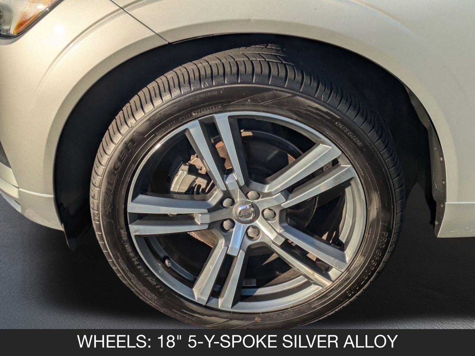 Used 2021 Volvo XC60 T5 Momentum image 11