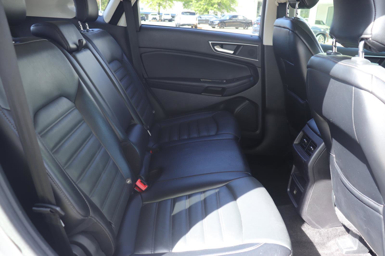 Used 2018 Ford Edge SEL w/ Equipment Group 201A image 21