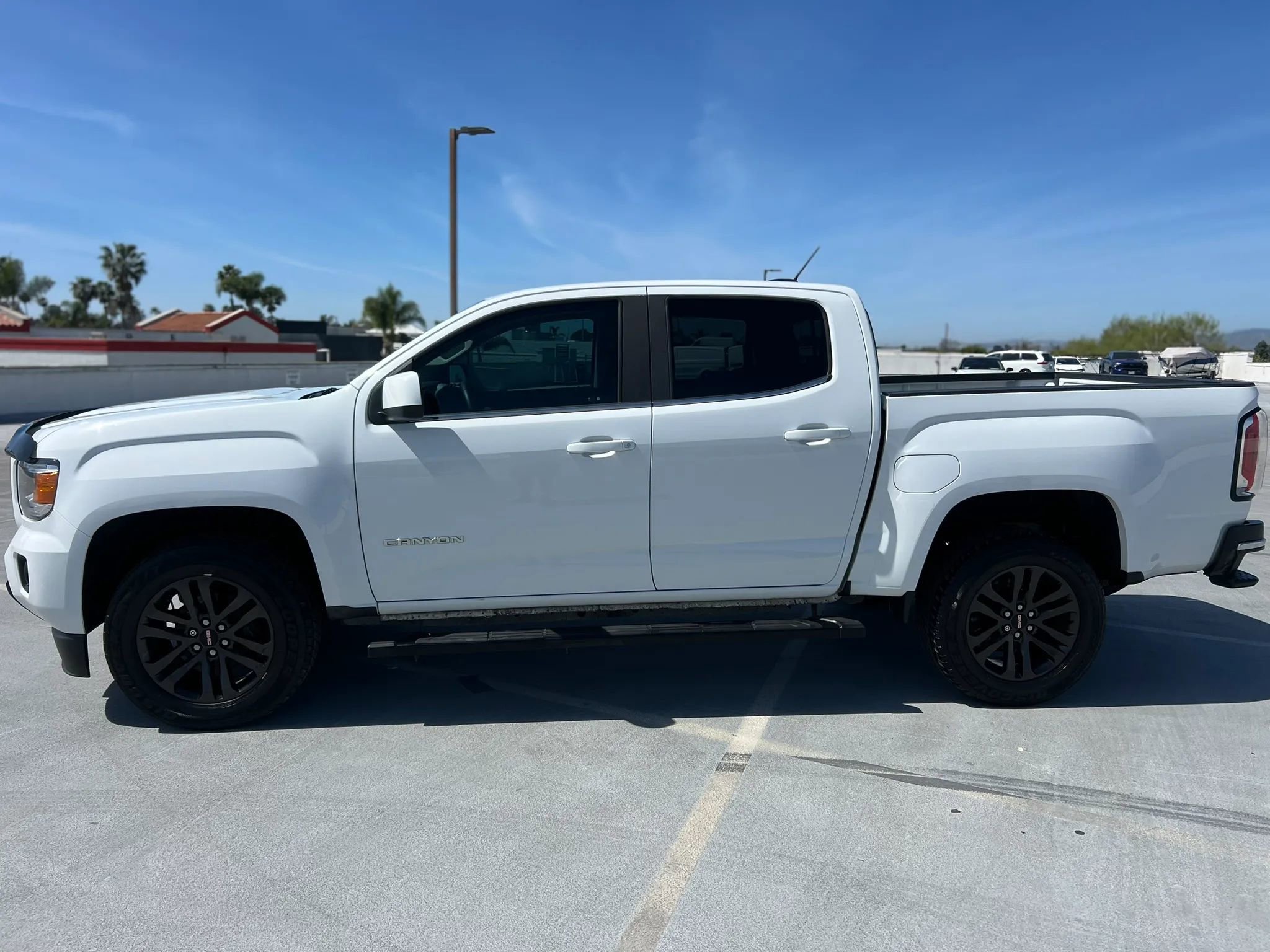 Used 2019 GMC Canyon SLE w/ Elevation Edition image 3