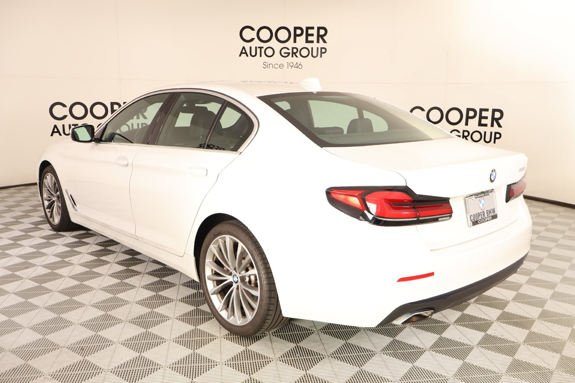 Used 2023 BMW 530i w/ Premium Package RWD image 24