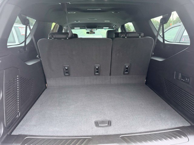 Certified 2022 GMC Yukon XL SLT w/ SLT Luxury Package AWD/4WD image 10