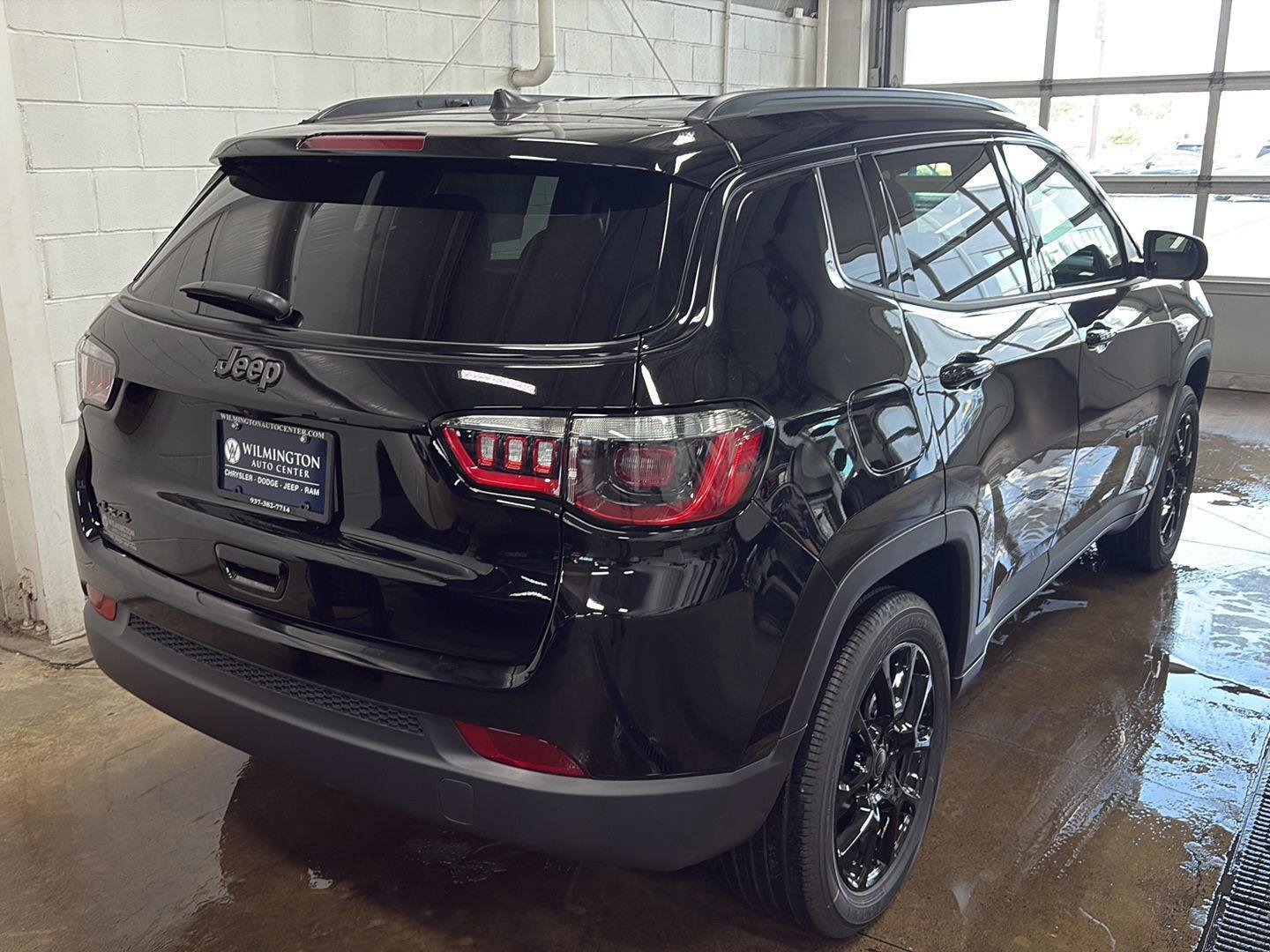 New 2026 Jeep Compass Latitude AWD/4WD image 3