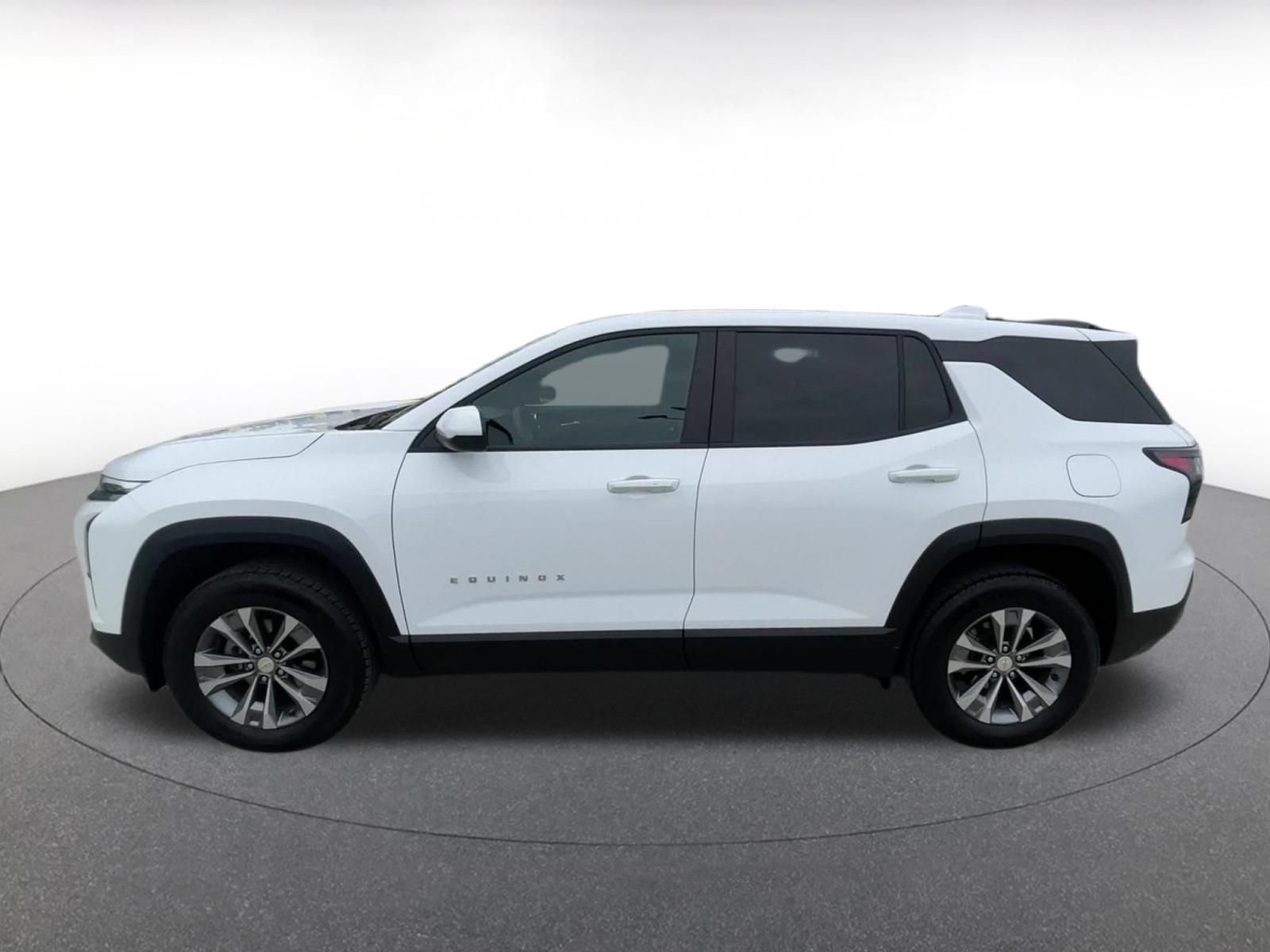 Used 2025 Chevrolet Equinox LT image 9