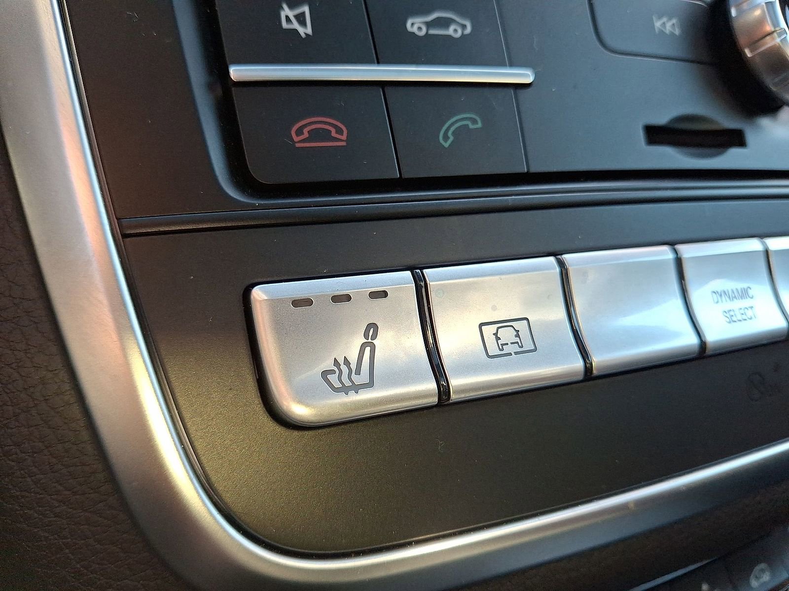 Used 2020 Mercedes-Benz GLA 250 4MATIC w/ Premium Package image 25